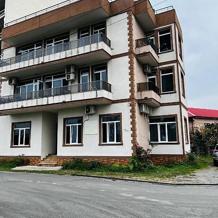 Apartments Nita 巴统 外观 照片