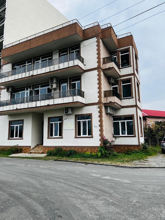 Apartments Nita 巴统 外观 照片