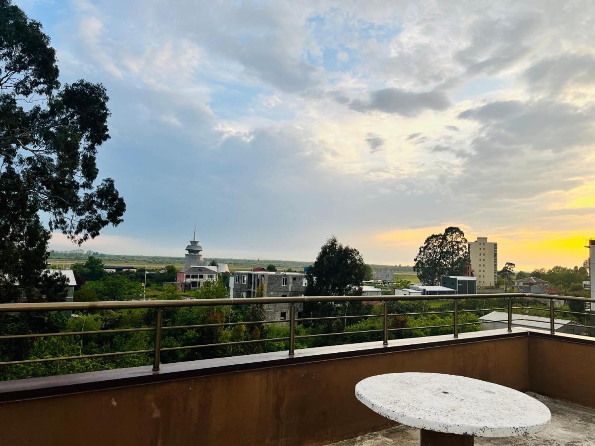 Apartments Nita 巴统 外观 照片