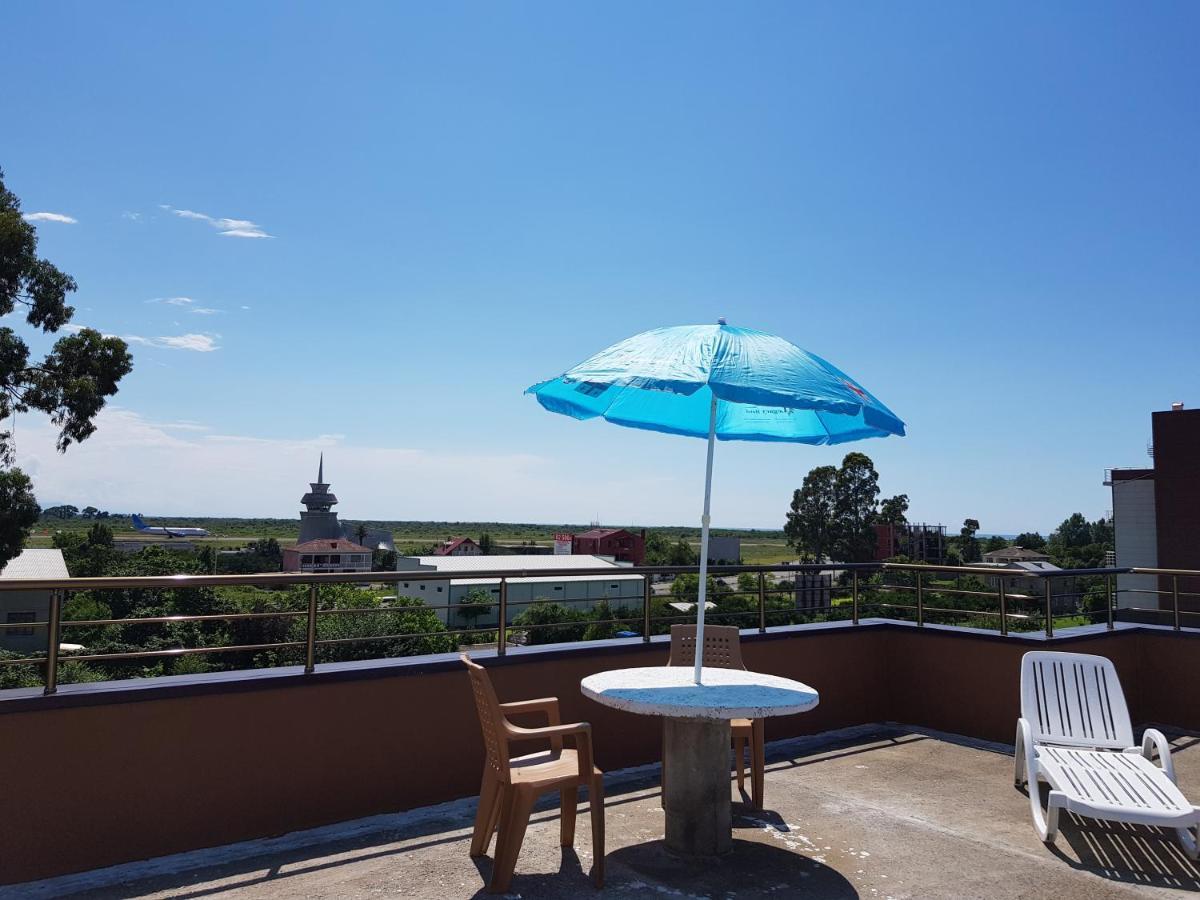 Apartments Nita 巴统 外观 照片