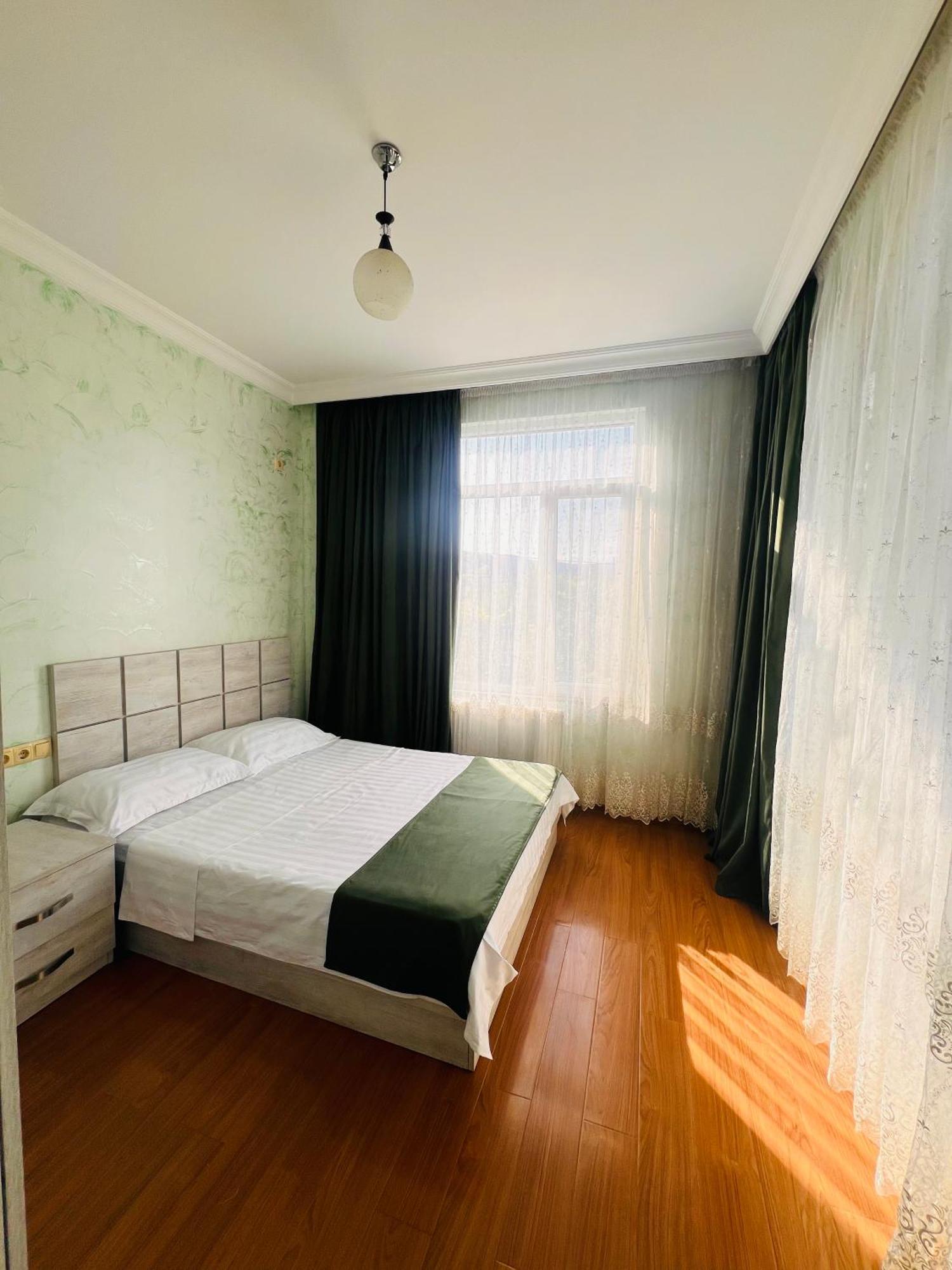 Apartments Nita 巴统 外观 照片