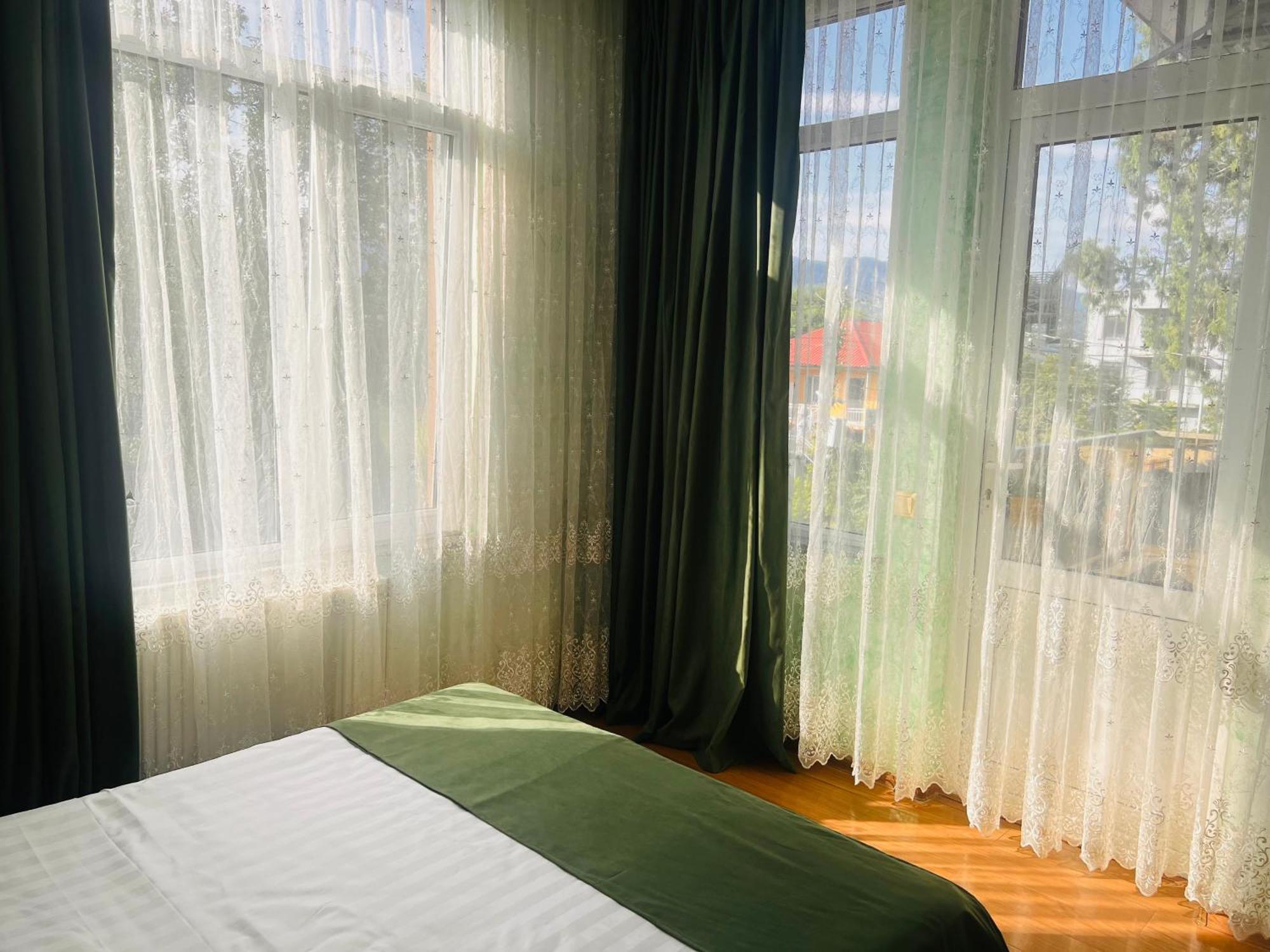Apartments Nita 巴统 外观 照片