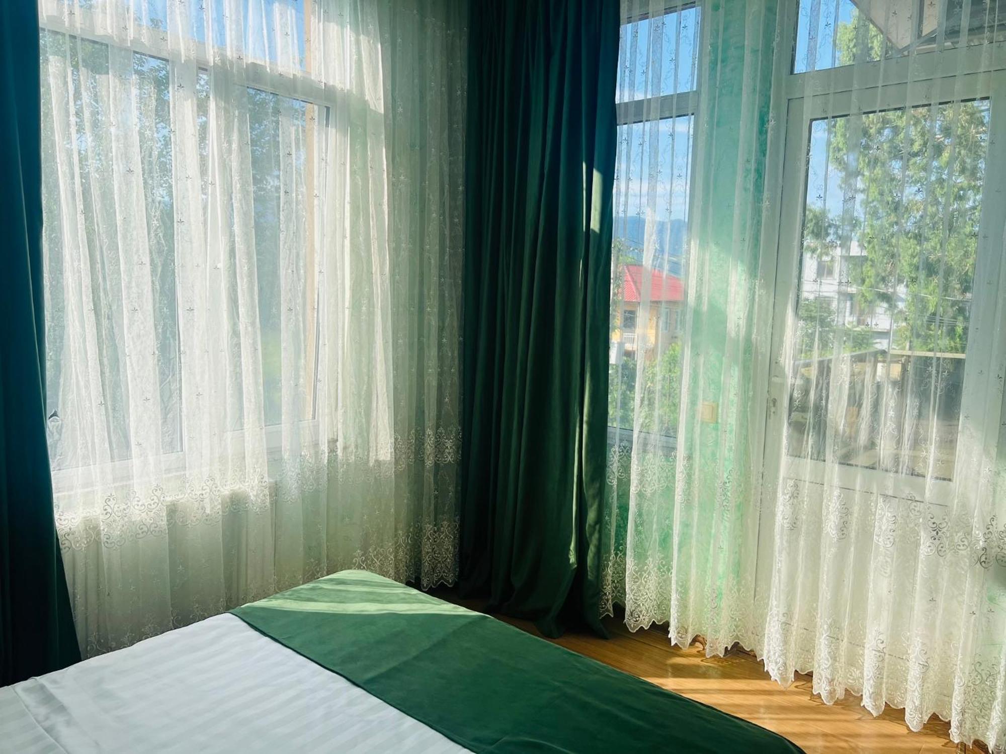 Apartments Nita 巴统 外观 照片